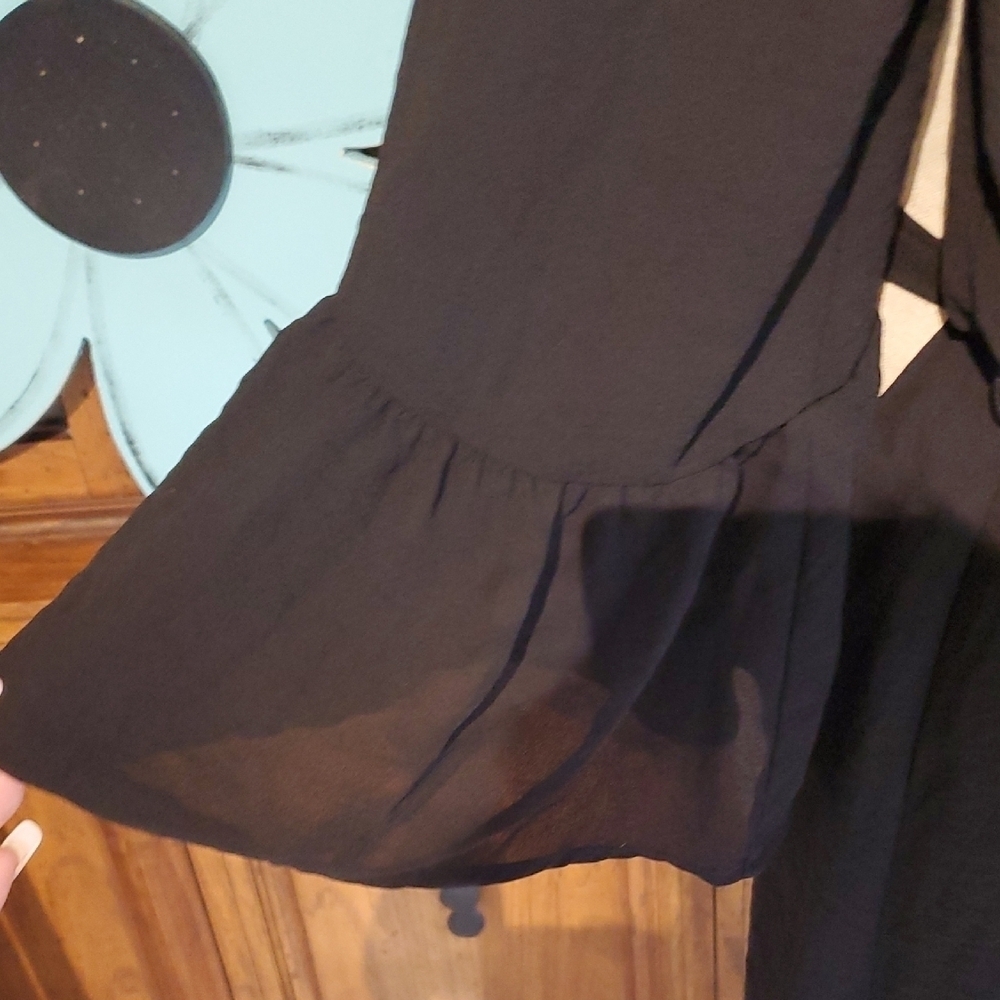 BOLD Elements Elegant Black Dress - Picture 2 of 6